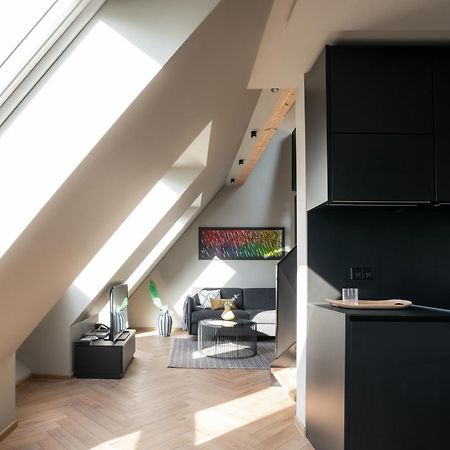 Hotel Nice Laupheim Bagian luar foto