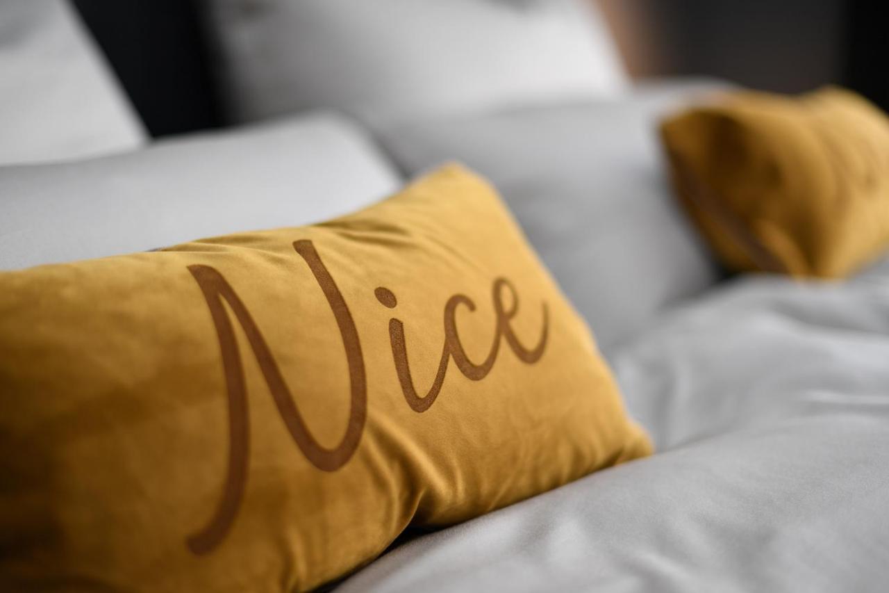 Hotel Nice Laupheim Bagian luar foto