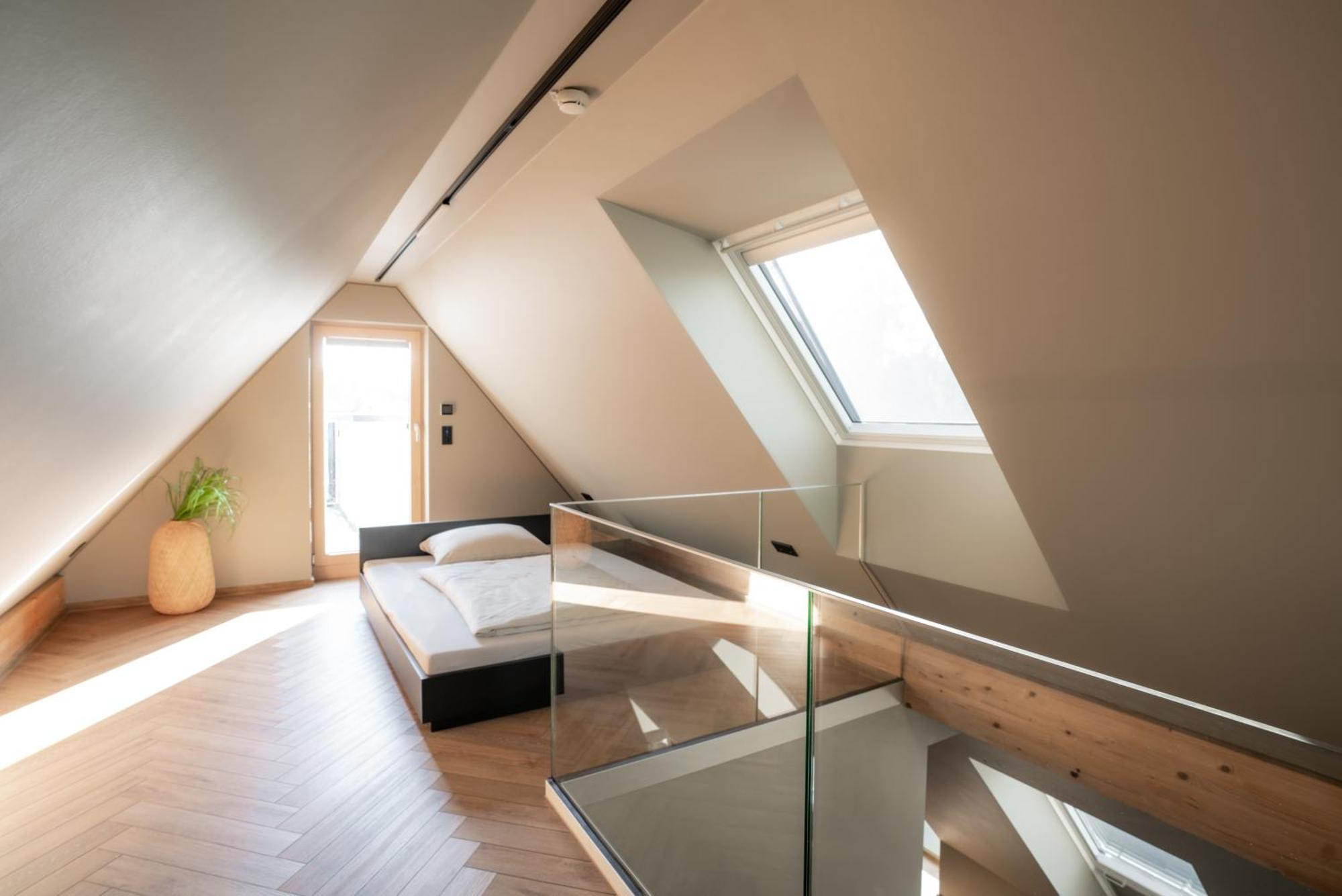 Hotel Nice Laupheim Bagian luar foto