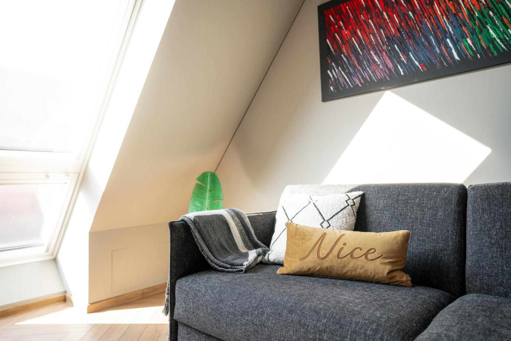 Hotel Nice Laupheim Bagian luar foto
