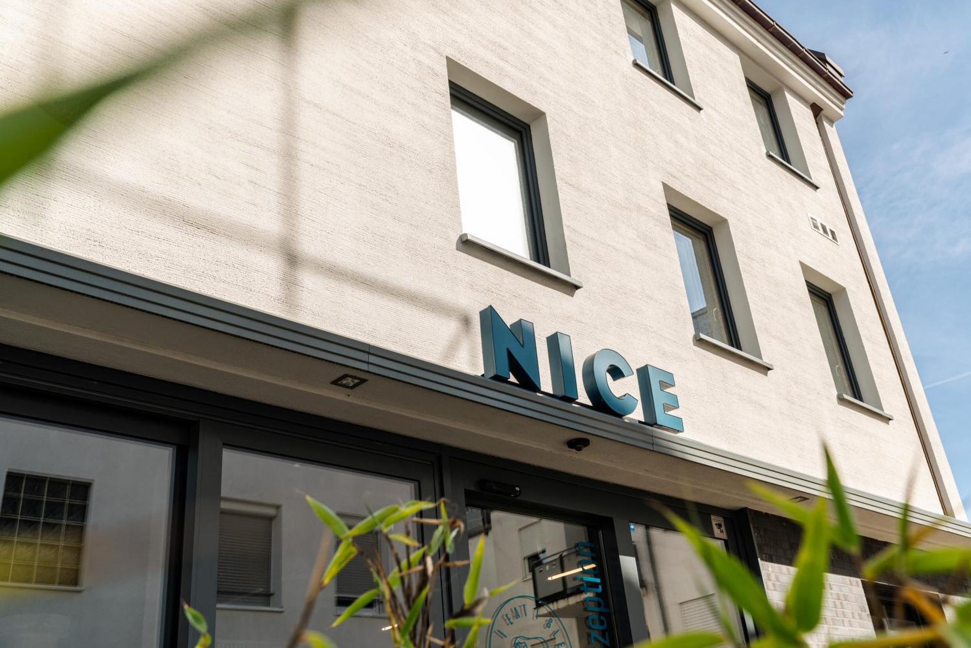 Hotel Nice Laupheim Bagian luar foto