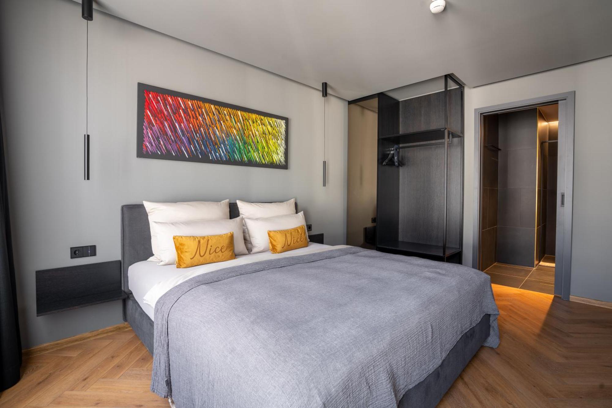 Hotel Nice Laupheim Bagian luar foto